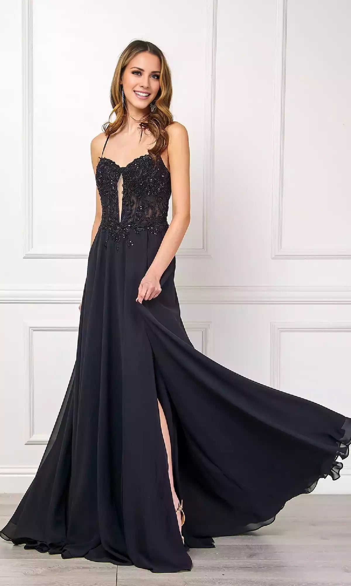The beautiful and charming long A-line bead tight corset exudes a charming charm. The sheer fabric is hollowed out with fine straps and side slits. Prom Dresses
