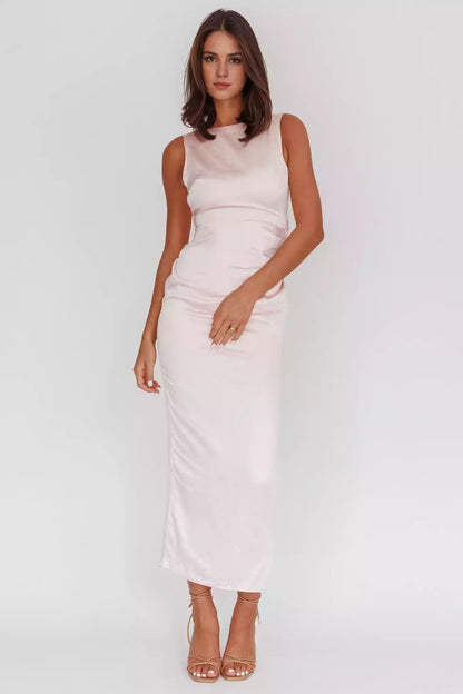 The eye-catching satin fabric features a slit at the back, a semi lined bow detail, and Bridesmaid Dresses