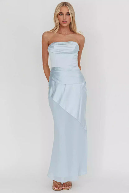 The strapless pleated details with side zippers in the center of attention, Bridesmaid Dresses