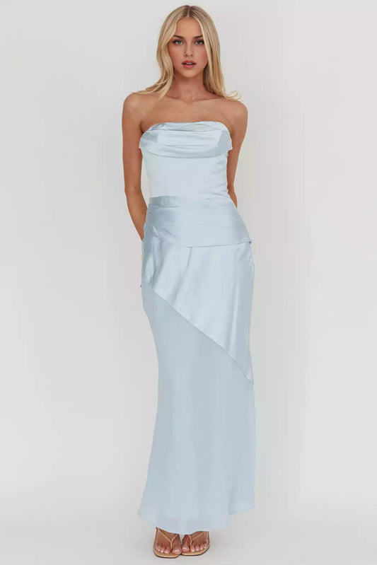 The strapless pleated details with side zippers in the center of attention, Bridesmaid Dresses
