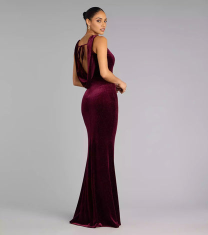 Unforgettable velvet heart-shaped neckline, wide shoulder straps, mermaid silhouette, and floor skirt Prom Dresses