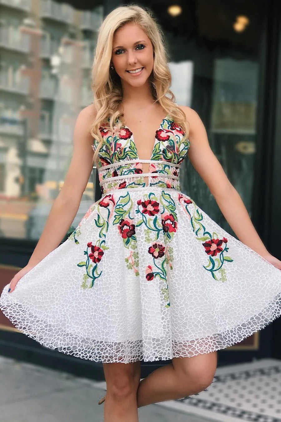White lace V-neck floral print return backless short cocktail dress