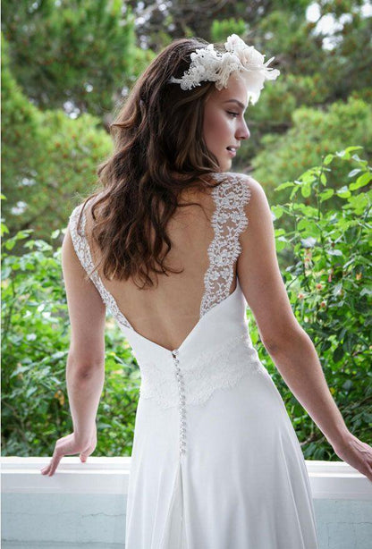 Lace Summer Beach Weddding Dresses Open Back Sleeveless Bridal Gowns