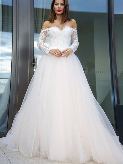 Sweet Princess Long sleeved Sheep Embedding Sexy Off Shoulder Palace Dress Wedding Dress