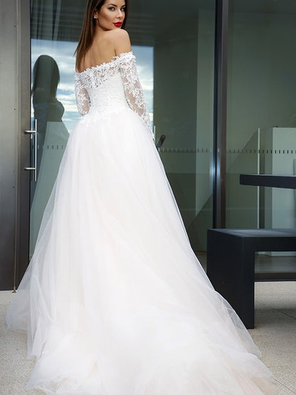 Sweet Princess Long sleeved Sheep Embedding Sexy Off Shoulder Palace Dress Wedding Dress