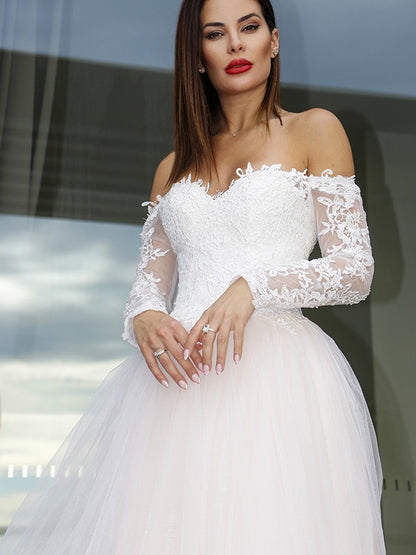 Sweet Princess Long sleeved Sheep Embedding Sexy Off Shoulder Palace Dress Wedding Dress