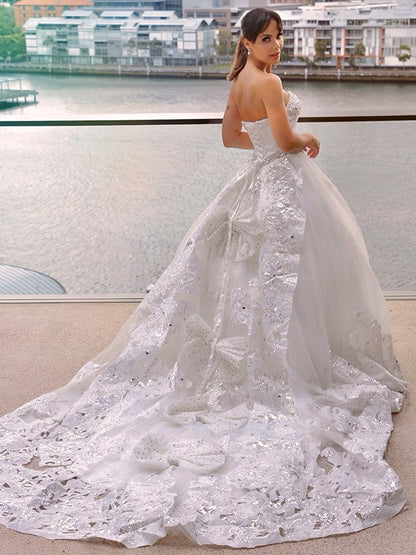 Elegant sheer sweetheart stickers sleeveless cathedral dress wedding dress