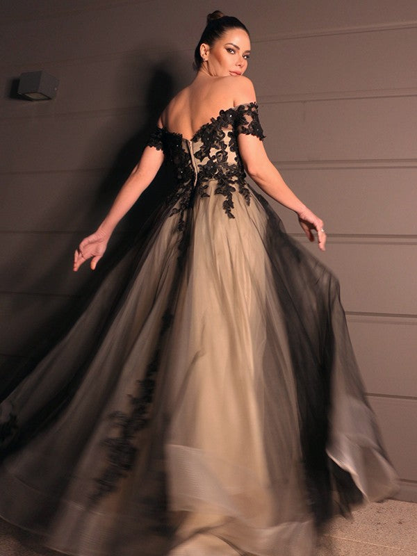 Elegant Princess Tulle Applique Off the Shoulder Short Sleeve Floor mopping Wedding Dress