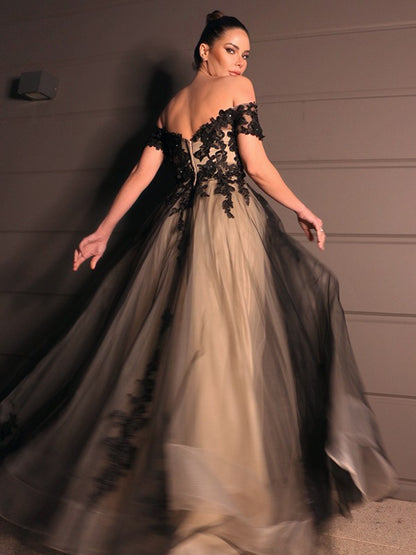 Elegant Princess Tulle Applique Off the Shoulder Short Sleeve Floor mopping Wedding Dress
