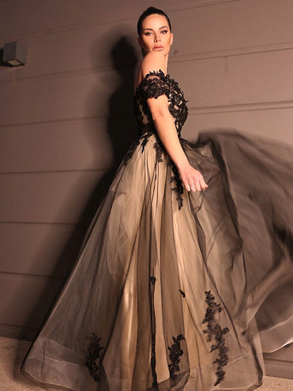 Elegant Princess Tulle Applique Off the Shoulder Short Sleeve Floor mopping Wedding Dress