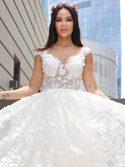 Elegant Princess Tulle Applique V-neck Sleeveless Floor Sweeping Wedding Dress