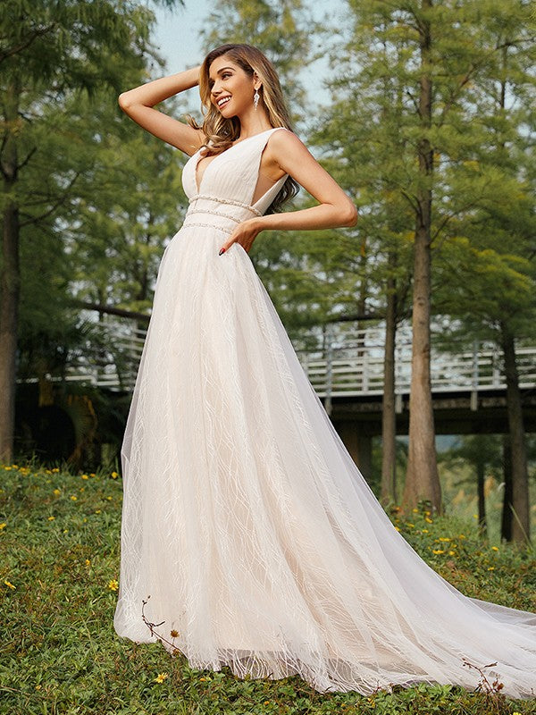 A-line skirt elegant princess sheer ruffled V-neck sleeveless strapless wedding dress