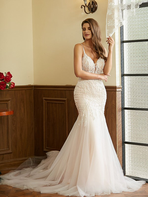 Loudspeaker Fishtail Elegant Tulle Lace V-neck Sleeveless Cathedral Tail Wedding Dress