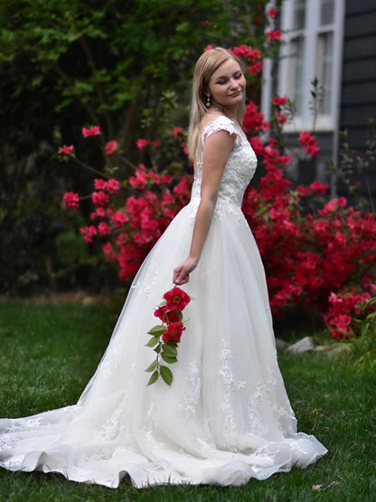 A-line Sweet Princess Tulle V-neck Sleeveless Applique Palace Dress