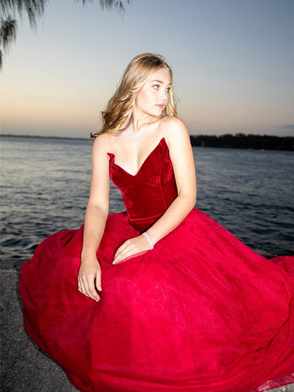Elegant red sheer sleeveless court party formal ball dress