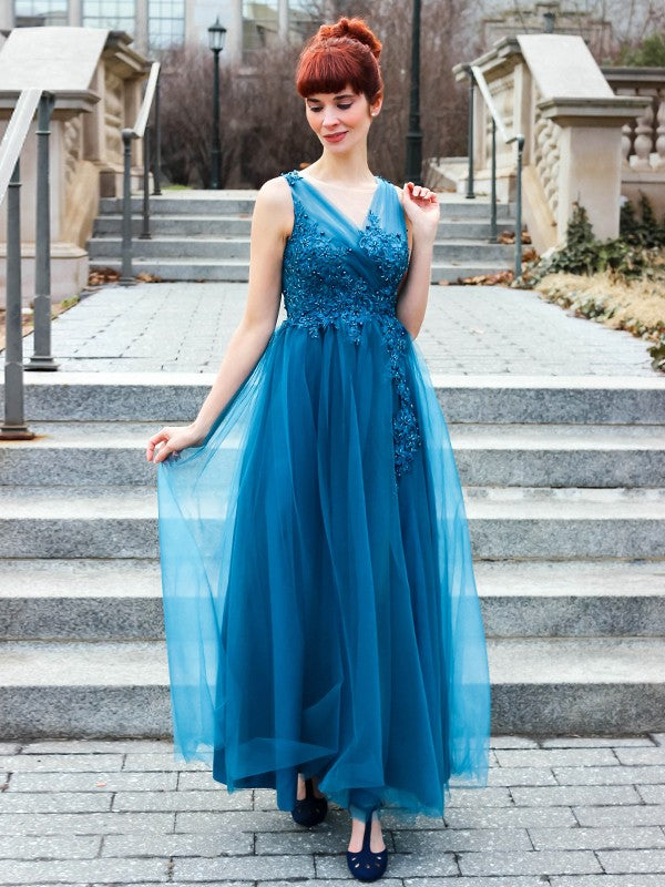 A-line Sweet Princess Tulle Applique Elegant V-neck Sleeveless Floor Skirt