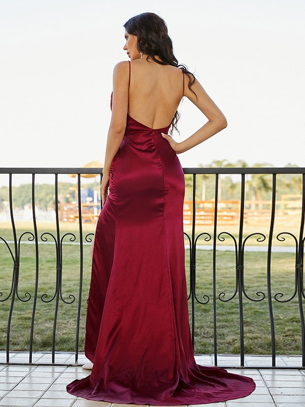 Cylindrical silk satin pleated V-neck sleeveless brush skirt