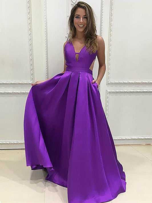 A-line sexy V-neck sleeveless strapless dress paired with ruffled satin dressA-line sexy V-neck sleeveless strapless dress paired with ruffled satin dress