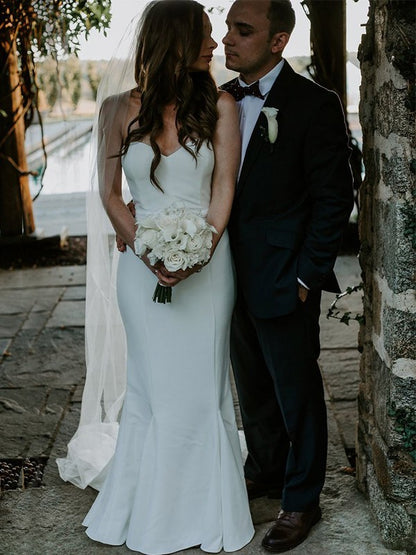 Sweet Sleeveless/Brushed Skirt Wedding Satin Wedding Dress