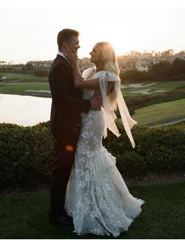 Sleeveless V-neck Wedding Dress with Sheath Cylindrical Sheer Chapel Hem Applique
