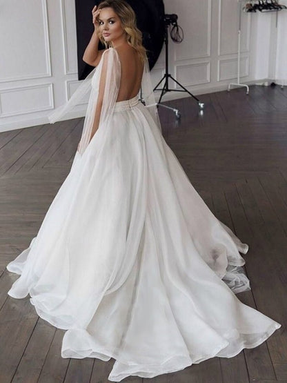 A-line Princess Organza ruffled V-neck sleeveless strapless wedding dress