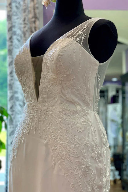 Appliques Sheer Straps Open Back Mermaid Long Wedding Dress