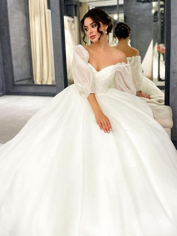 Elegant Bubble Sleeves Chiffon Wedding Dress