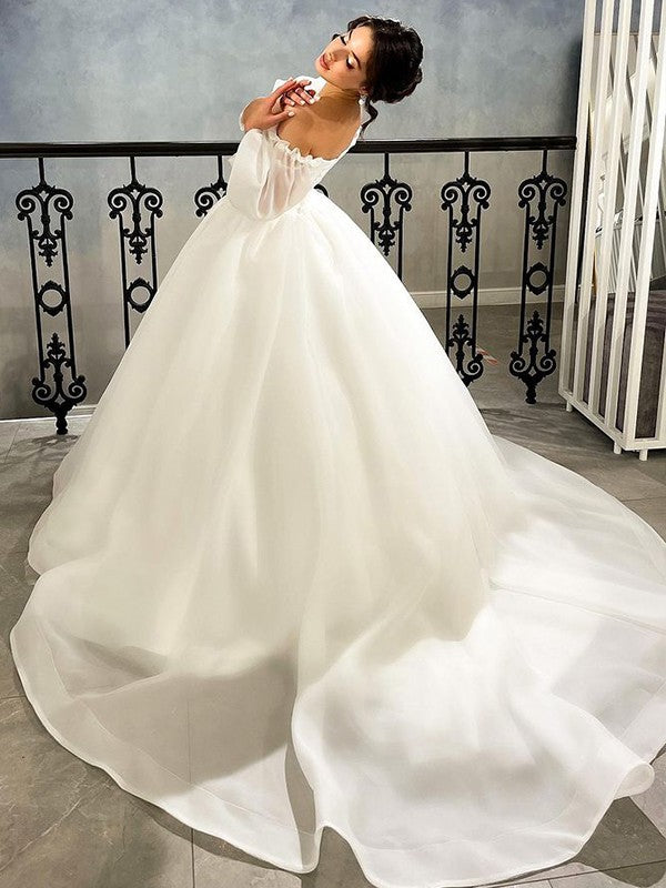 Elegant Bubble Sleeves Chiffon Wedding Dress